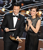 Emma-2014-march-86th-annual-academy-awards_16.jpg