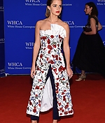 emma_watson_2016_white_house_correspondents_dinner_01.jpg