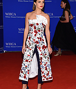 emma_watson_2016_white_house_correspondents_dinner_09.jpg
