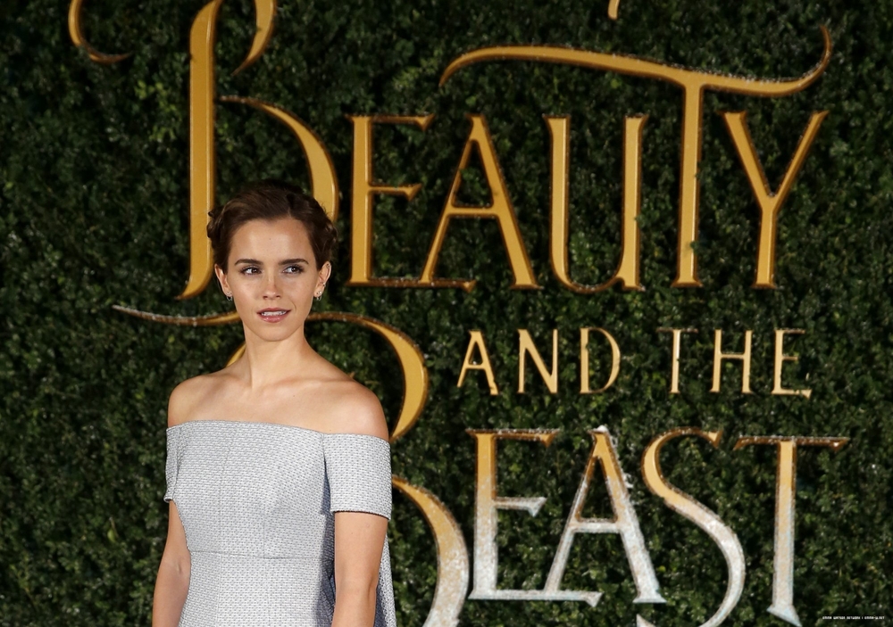 emma_watson_2017_feb_23_batb_london_launch_24.jpg
