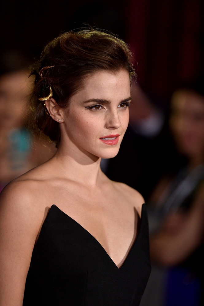 emma_watson_2017_mar_batb_la_premiere_623.jpg