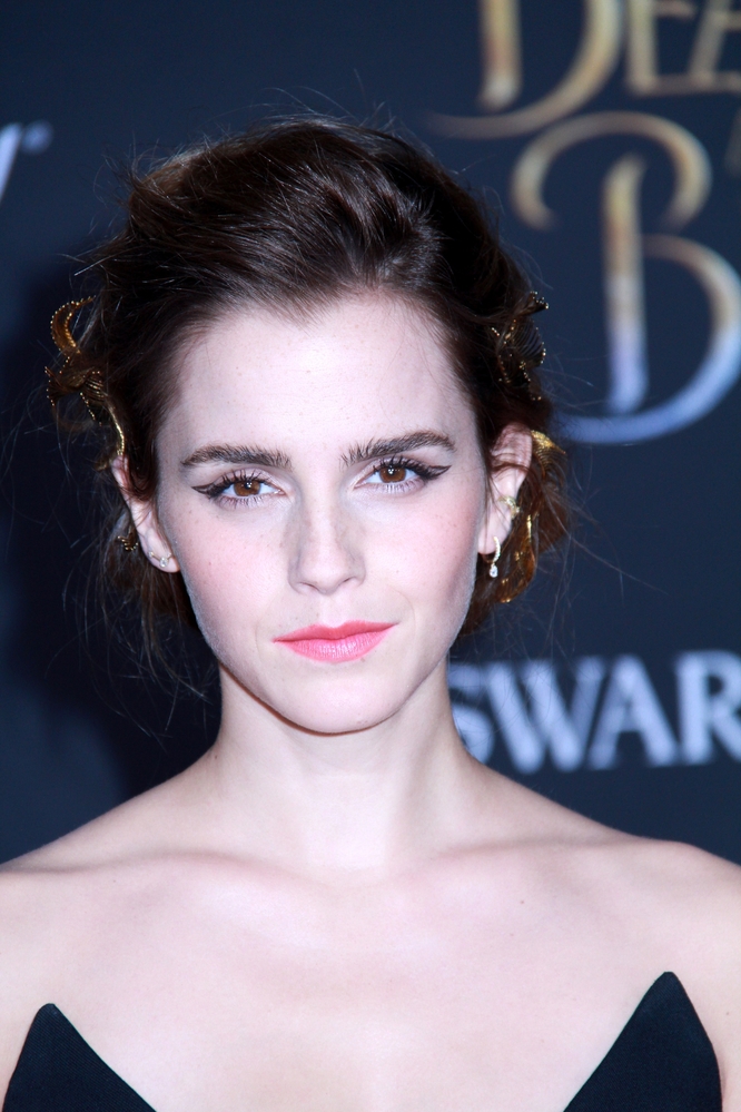 emma_watson_2017_mar_batb_la_premiere_681.jpg