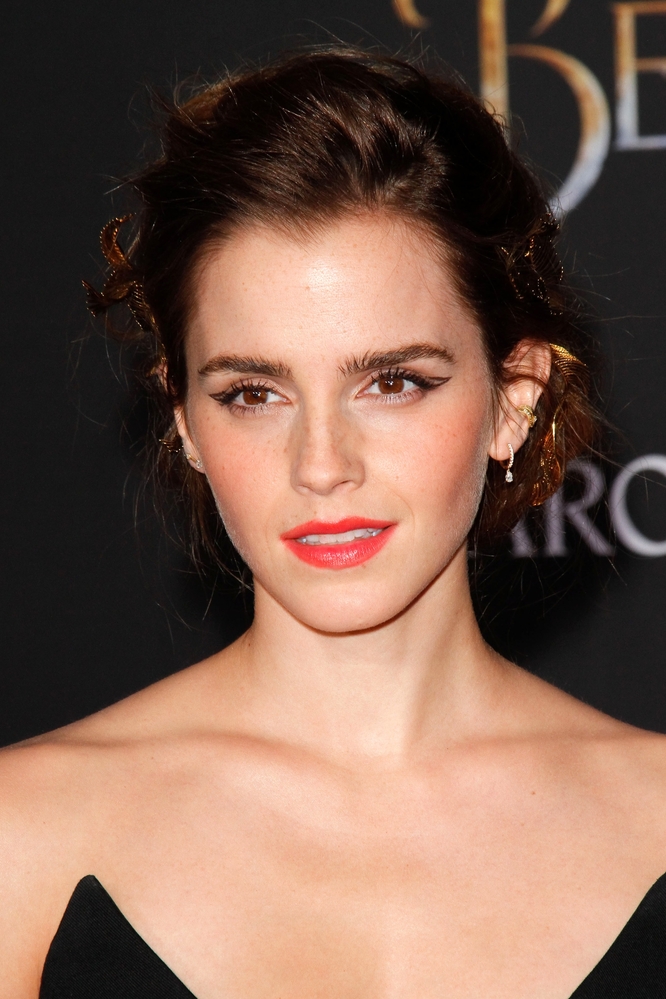 emma_watson_2017_mar_batb_la_premiere_725.jpg