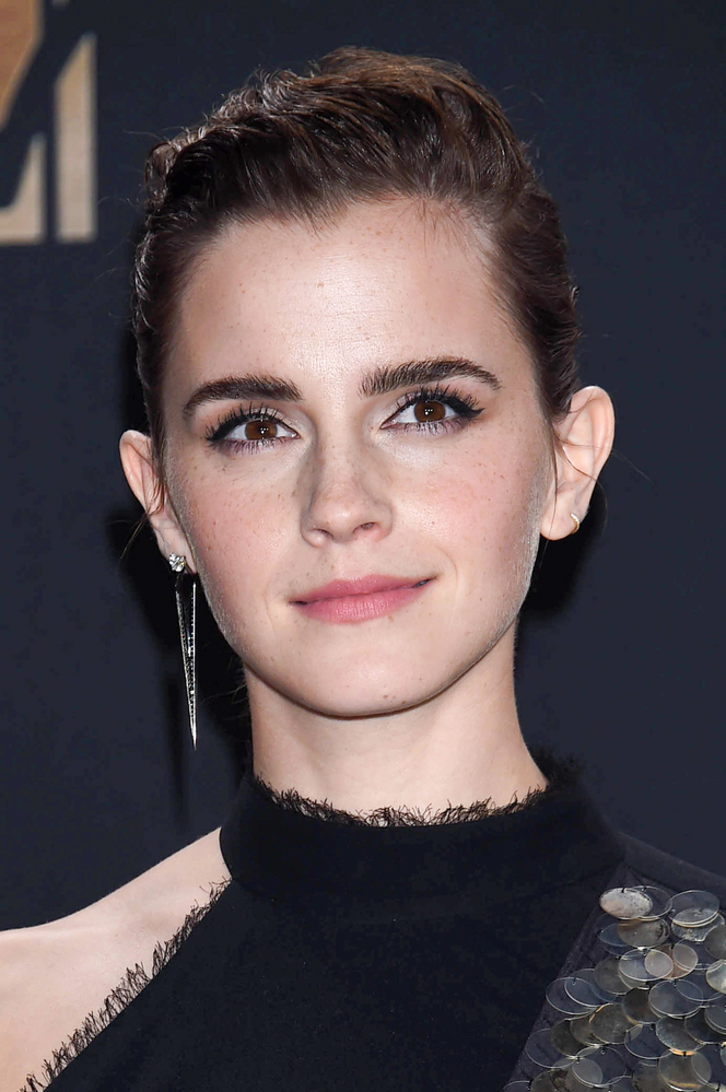 emma_watson_2017_may_7th_mtv_movie_tv_awards_191.jpg