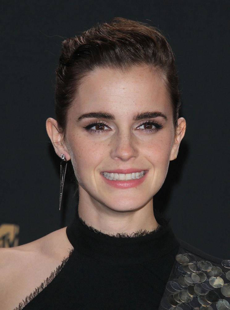 emma_watson_2017_may_7th_mtv_movie_tv_awards_238.jpg