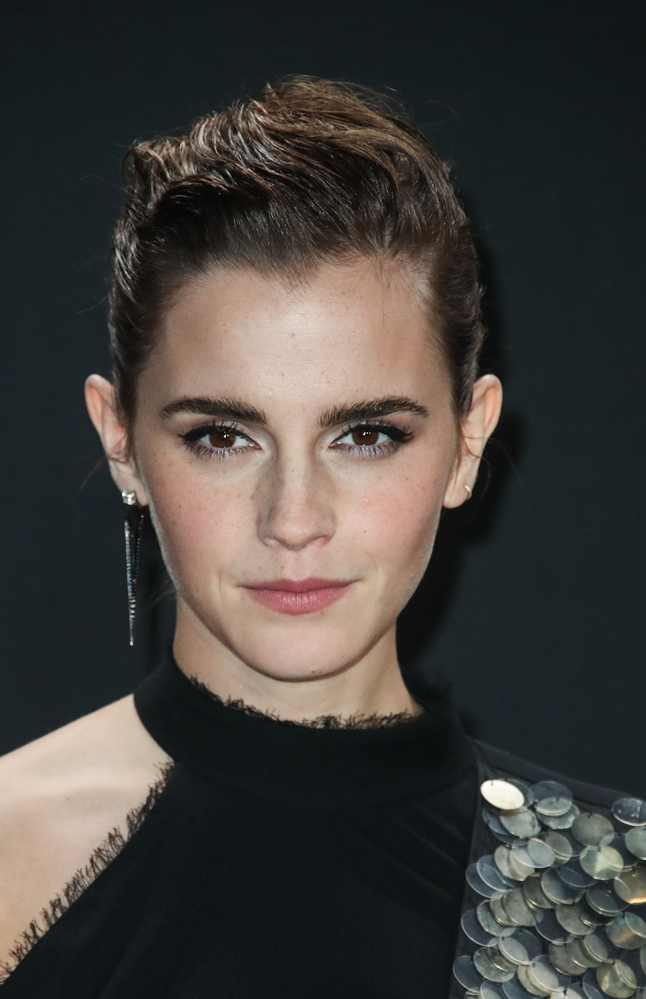 emma_watson_2017_may_7th_mtv_movie_tv_awards_472.jpg