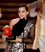 emma_watson_2017_may_7th_mtv_movie_tv_awards_505.jpg
