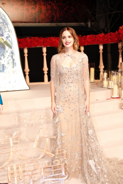emma_watson_2017_feb_27_batb_premiere_in_shanghai_10.jpg