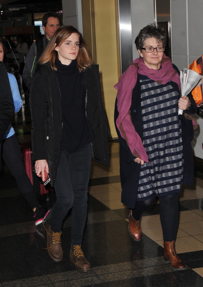 EEW_2017candid_jan20_arrives_in_washingtondc_with_her_mom_16.jpg