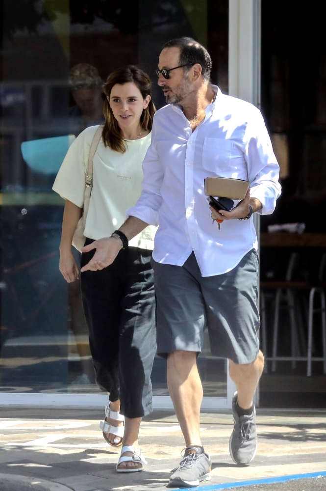 EEW_2019candid_aug13_out_for_lunch_in_santa_monica_ca_007.jpg