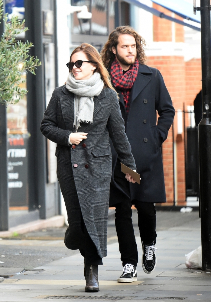 EEW_2019candid_dec18_out_for_lunch_in_london_012.jpg