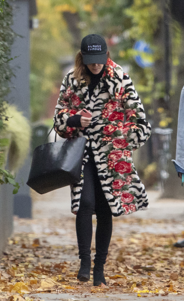 EEW_2019candid_nov3_out_and_about_in_london_002.jpg
