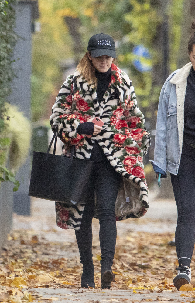 EEW_2019candid_nov3_out_and_about_in_london_008.jpg