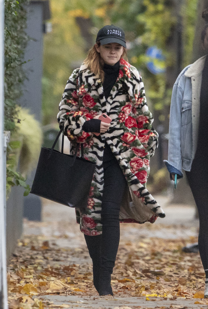 EEW_2019candid_nov3_out_and_about_in_london_012.jpg