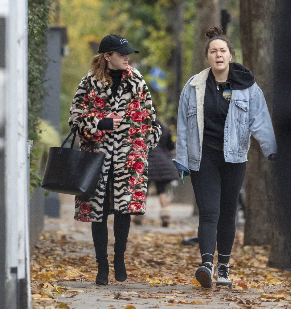 EEW_2019candid_nov3_out_and_about_in_london_017.jpg