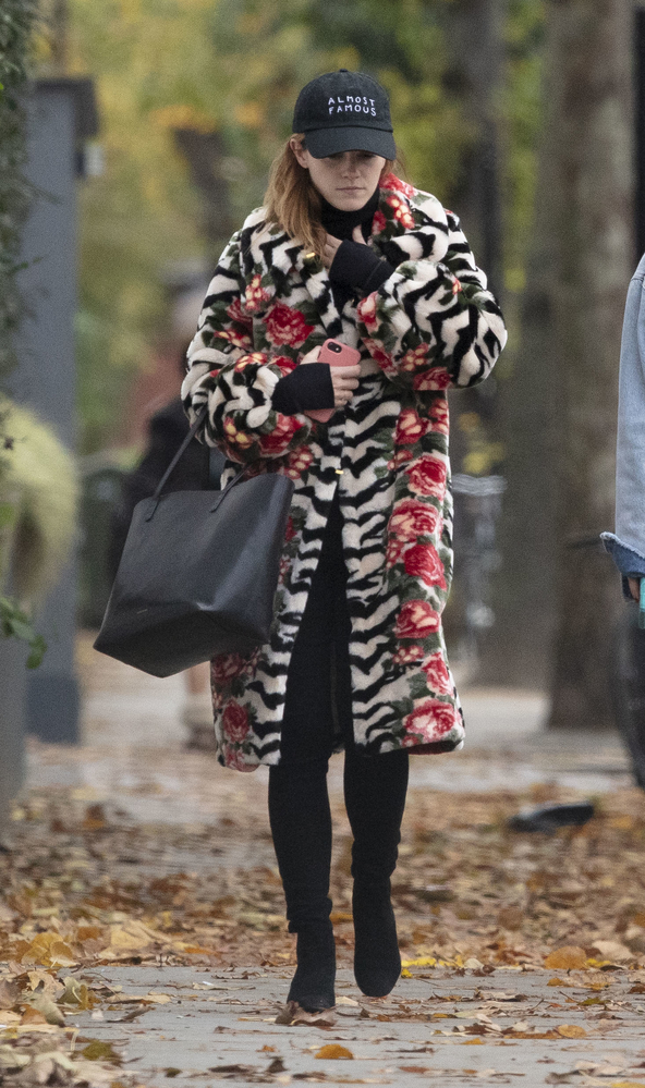 EEW_2019candid_nov3_out_and_about_in_london_021.jpg