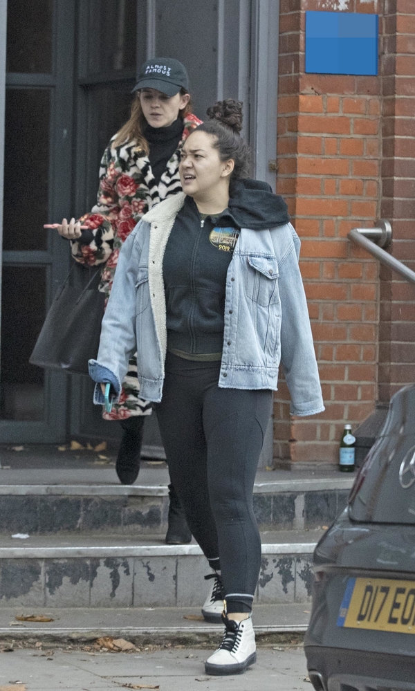 EEW_2019candid_nov3_out_and_about_in_london_036.jpg