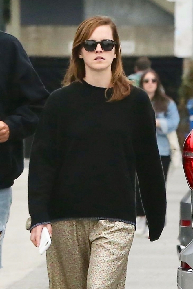 EEW_2019candid_out_in_venice_ca_003.jpg