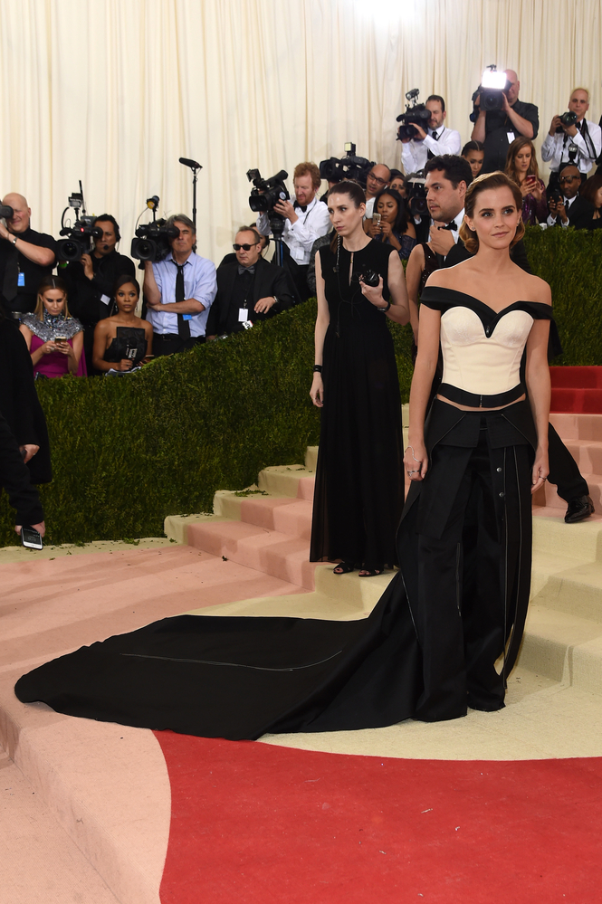 emma_watson_2016_met_costume_institute_gala_11.jpg