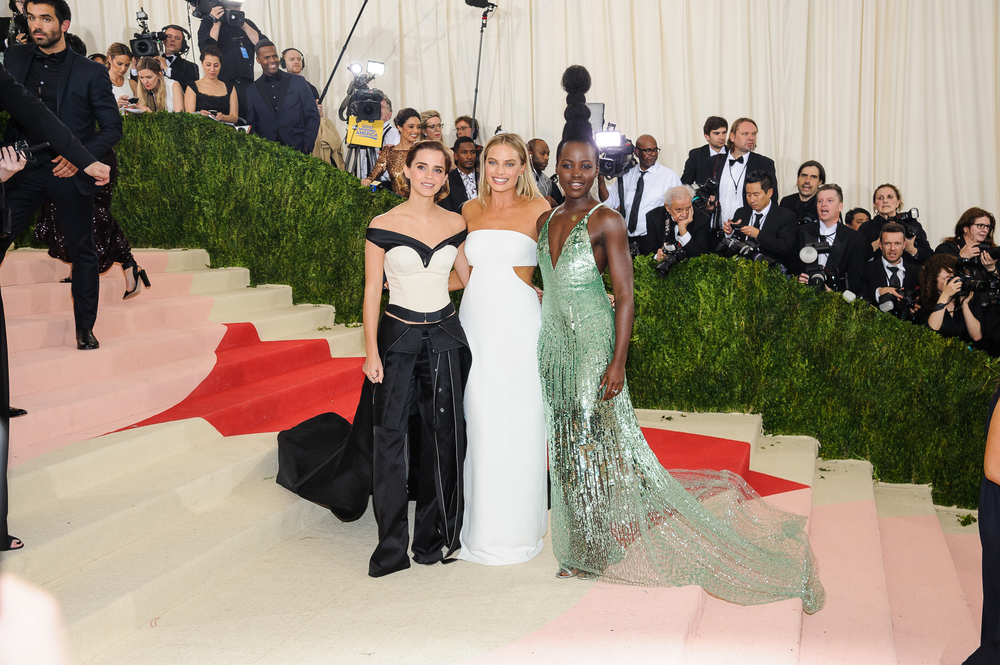 emma_watson_2016_met_costume_institute_gala_122.jpg