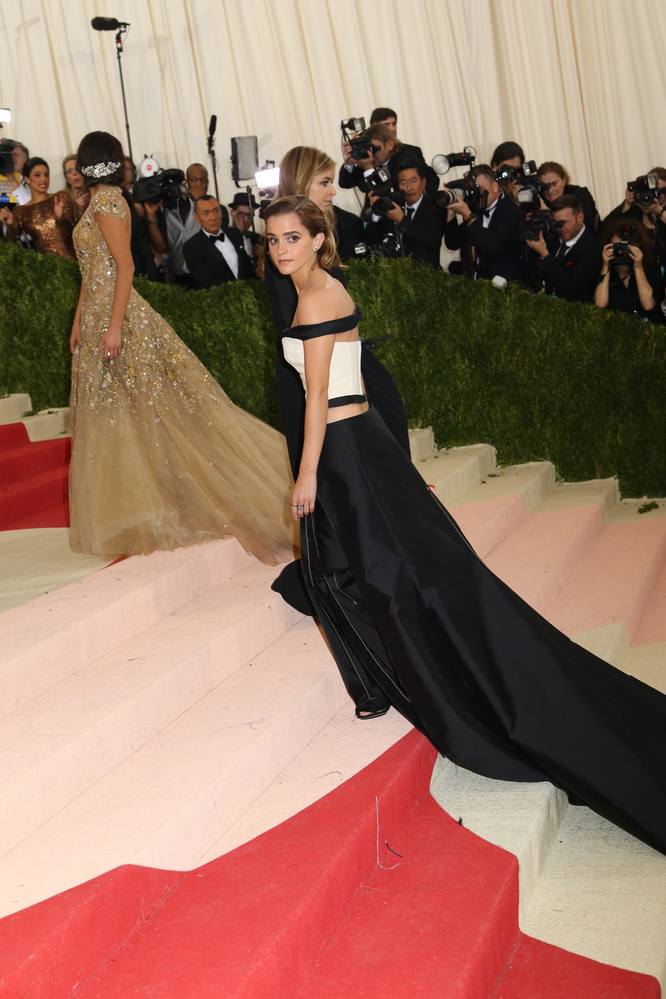 emma_watson_2016_met_costume_institute_gala_131.jpg