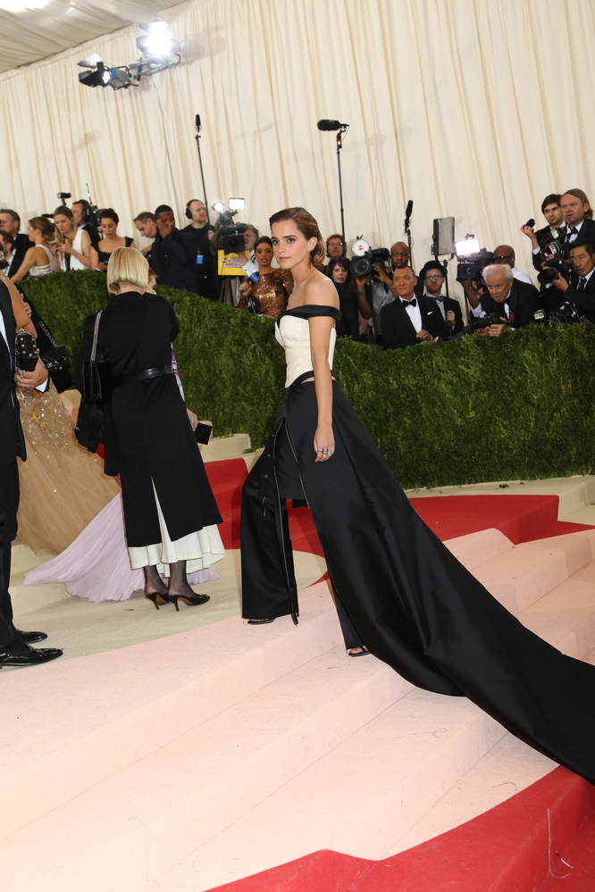 emma_watson_2016_met_costume_institute_gala_132.jpg