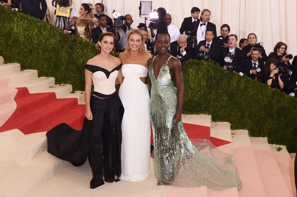 emma_watson_2016_met_costume_institute_gala_174.jpg
