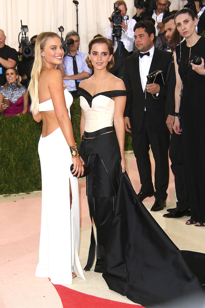 emma_watson_2016_met_costume_institute_gala_227.jpg