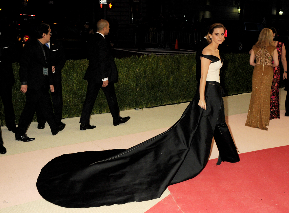 emma_watson_2016_met_costume_institute_gala_34.jpg