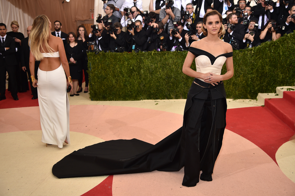 emma_watson_2016_met_costume_institute_gala_46.jpg
