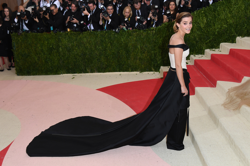 emma_watson_2016_met_costume_institute_gala_63.jpg