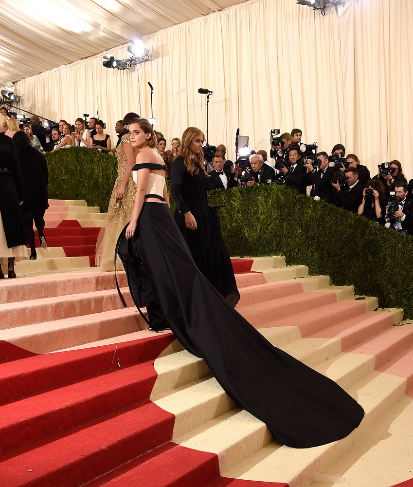 emma_watson_2016_met_costume_institute_gala_80.jpg