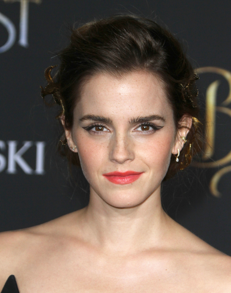 emma_watson_2017_mar_batb_la_premiere_228.jpg