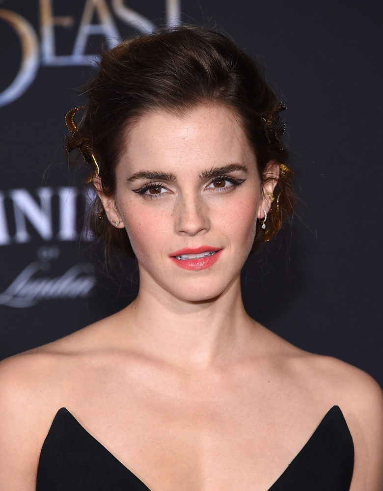 emma_watson_2017_mar_batb_la_premiere_265.jpg