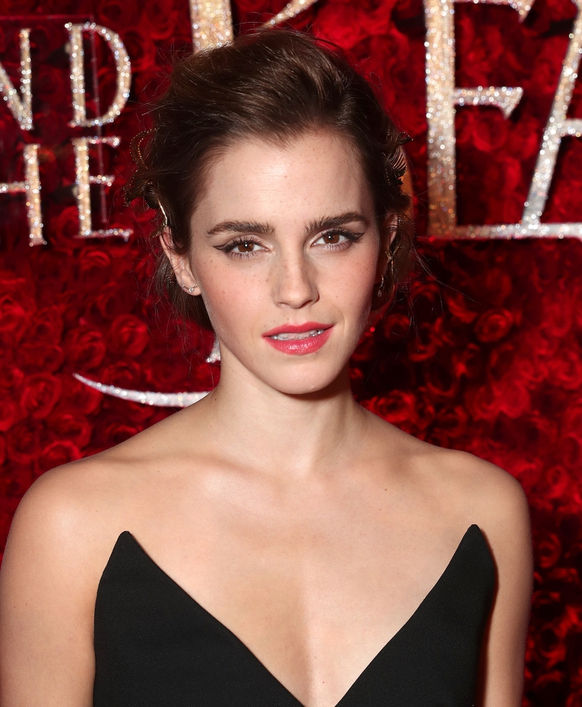 emma_watson_2017_mar_batb_la_premiere_280.jpg