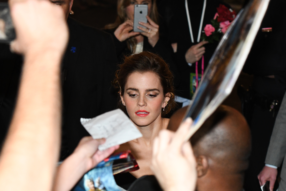 emma_watson_2017_mar_batb_la_premiere_75.jpg