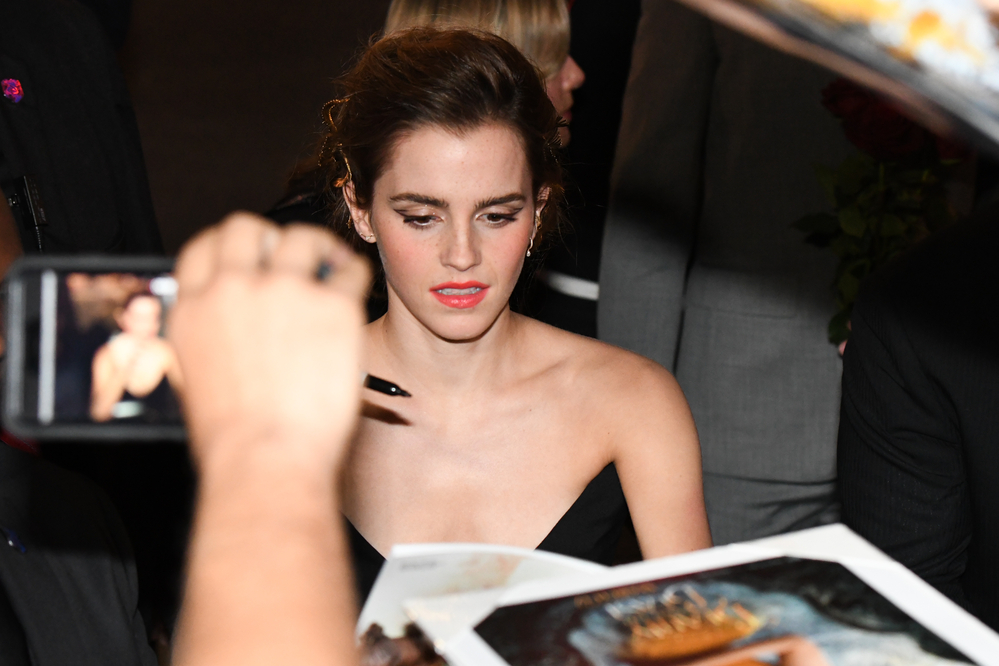 emma_watson_2017_mar_batb_la_premiere_86.jpg