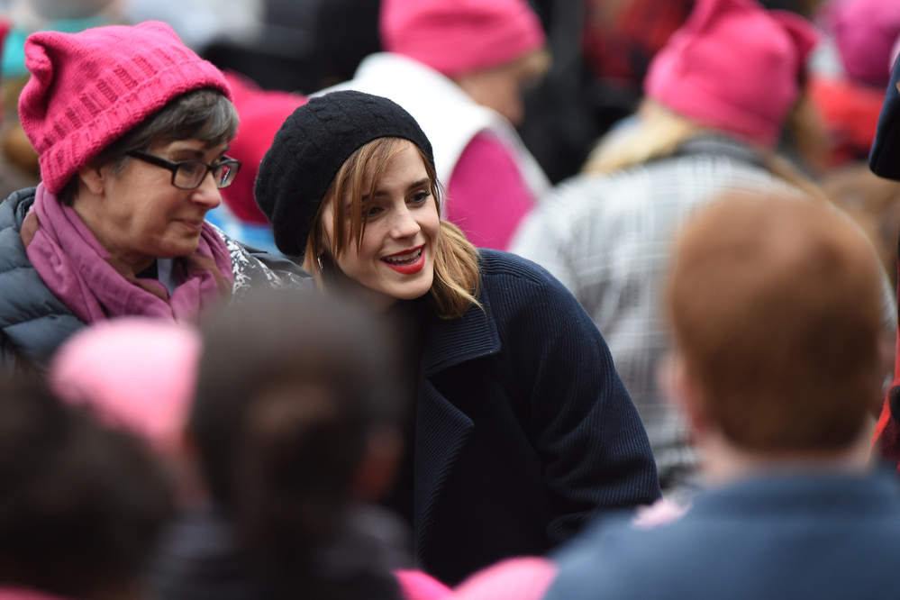 emma_watson_2017_womens_march_on_washington_09.jpg