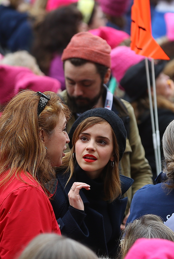 emma_watson_2017_womens_march_on_washington_24.jpg