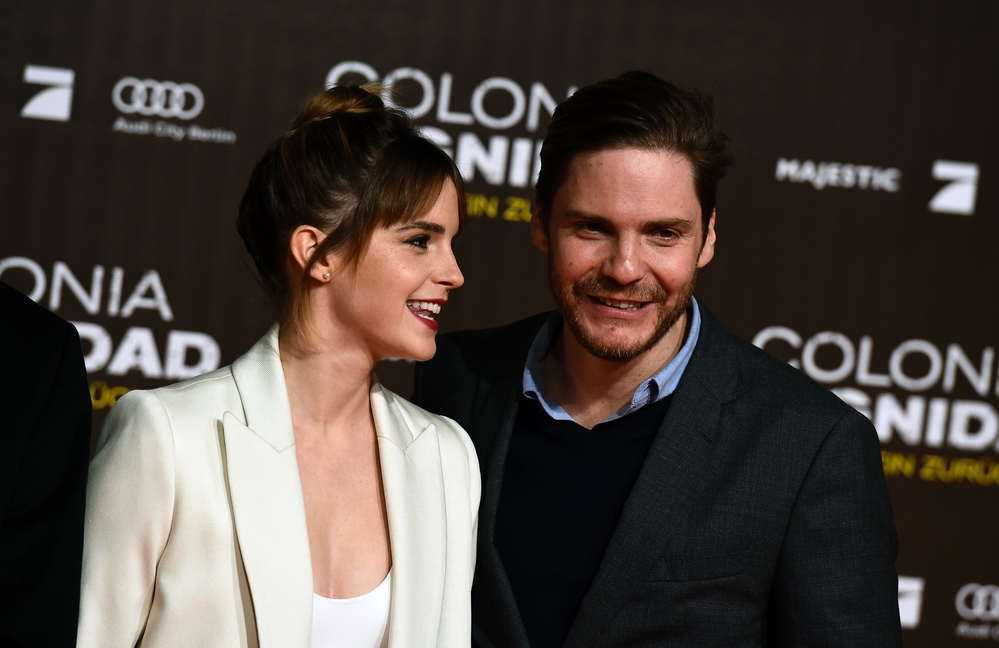 emma_watson_colonia_berlin_premiere_01.jpg