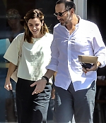 EEW_2019candid_aug13_out_for_lunch_in_santa_monica_ca_004.jpg