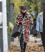 EEW_2019candid_nov3_out_and_about_in_london_016.jpg