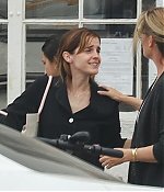 EEW_2019candid_out_for_coffee_in_venice_ca_013.jpg