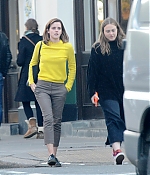 EEW_2019candid_out_for_lunch_in_primrose_hill_london_014.jpg