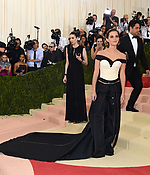 emma_watson_2016_met_costume_institute_gala_10.JPG