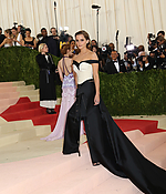 emma_watson_2016_met_costume_institute_gala_133.jpg