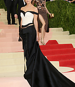 emma_watson_2016_met_costume_institute_gala_197.jpg