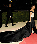 emma_watson_2016_met_costume_institute_gala_34.jpg