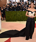 emma_watson_2016_met_costume_institute_gala_46.jpg