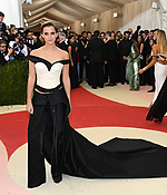 emma_watson_2016_met_costume_institute_gala_50.jpg